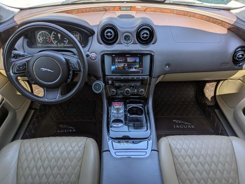 Used 2017 Jaguar XJ L Portfolio RWD image 3