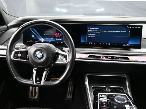 Used 2023 BMW 760i xDrive w/ Executive Package AWD/4WD image 11