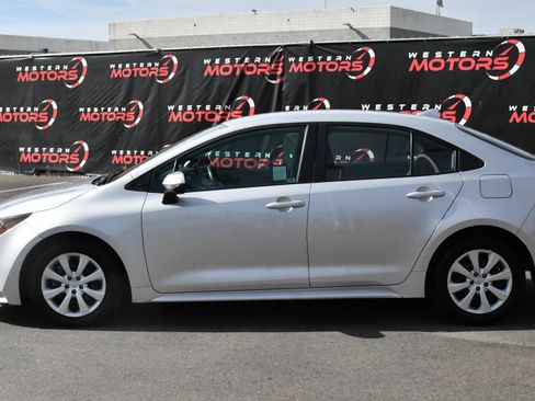 Used 2025 Toyota Corolla LE FWD image 4