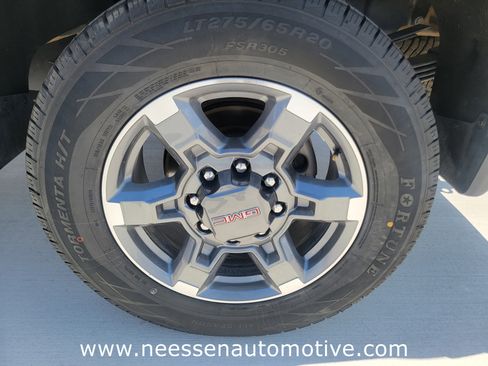 Used 2025 GMC Sierra 3500 SLT w/ SLT Premium Package AWD/4WD image 31