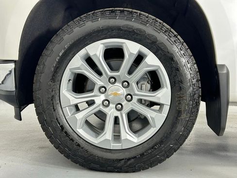 Used 2019 Chevrolet Silverado 1500 LTZ w/ LTZ Premium Package image 36