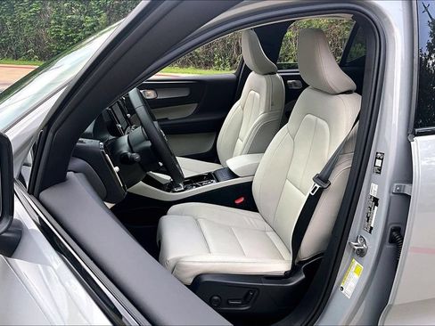 Certified 2026 Volvo XC40 B5 Ultra AWD/4WD image 33