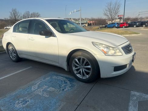 Used 2009 INFINITI G37 x Sedan w/ Premium Pkg image 4