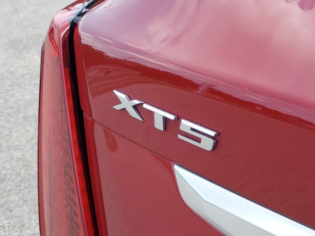 Used 2020 Cadillac XT5 Premium Luxury FWD image 7