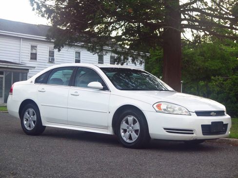 Used 2009 Chevrolet Impala LT FWD image 6