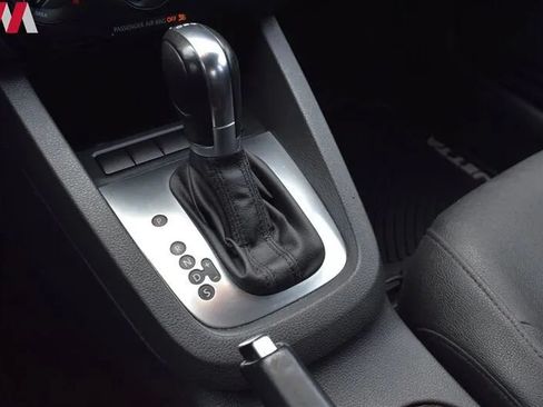 Used 2012 Volkswagen Jetta TDI w/ TDI Appearance Pkg FWD image 17