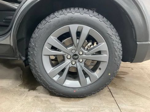 Used 2023 Ford Explorer XLT w/ Equipment Group 202A AWD/4WD image 19
