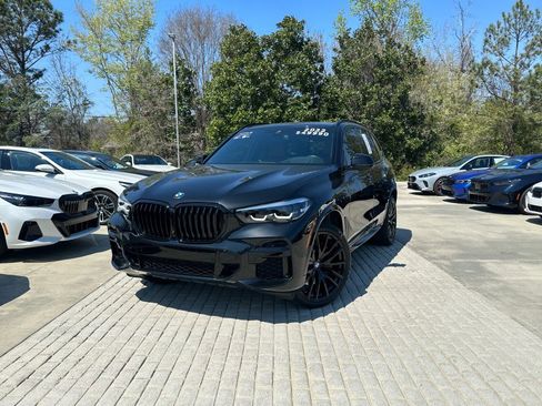 Certified 2022 BMW X5 xDrive40i w/ M Sport Package image 1