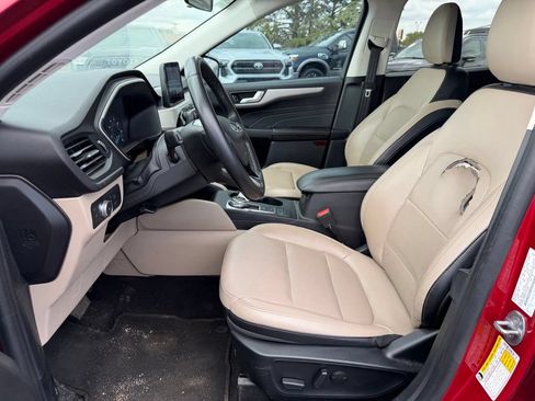 Used 2022 Ford Escape SEL FWD image 12