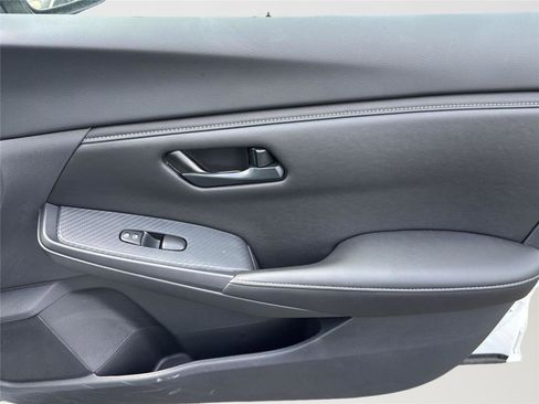 Used 2025 Nissan Sentra S FWD image 27