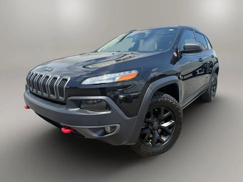 Used 2016 Jeep Cherokee Trailhawk w/ Comfort/Convenience Group AWD/4WD image 1