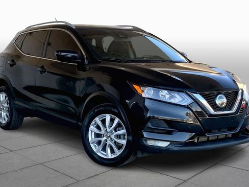 Used 2022 Nissan Rogue Sport SV image 3