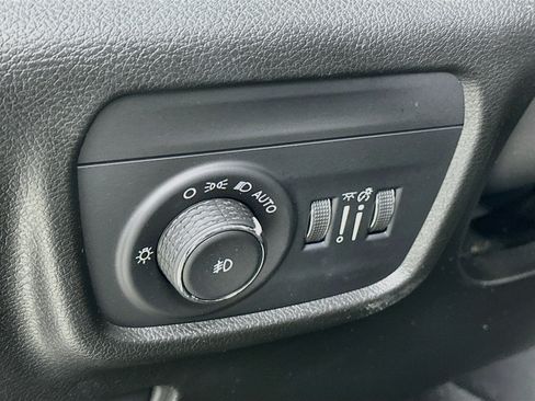 Used 2023 Jeep Grand Cherokee Overland AWD/4WD image 10