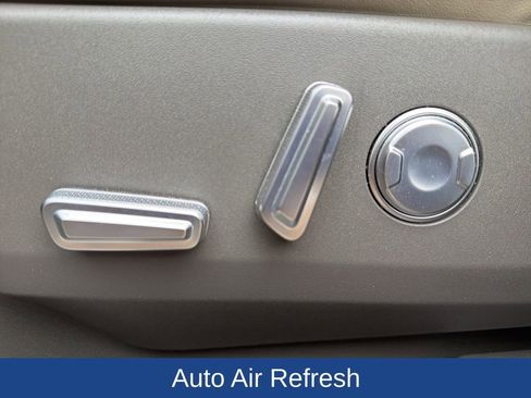 Used 2024 Lincoln Nautilus Premier w/ Equipment Group 102A AWD/4WD image 22