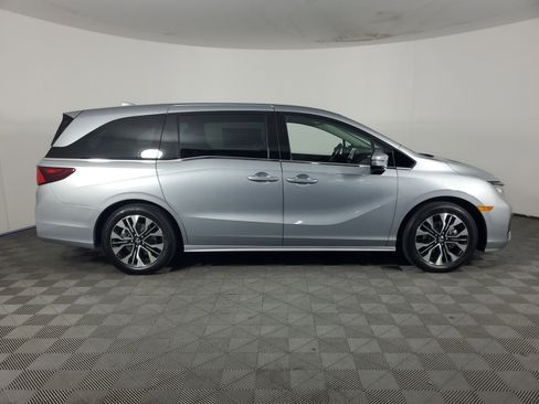 New 2026 Honda Odyssey Elite image 3