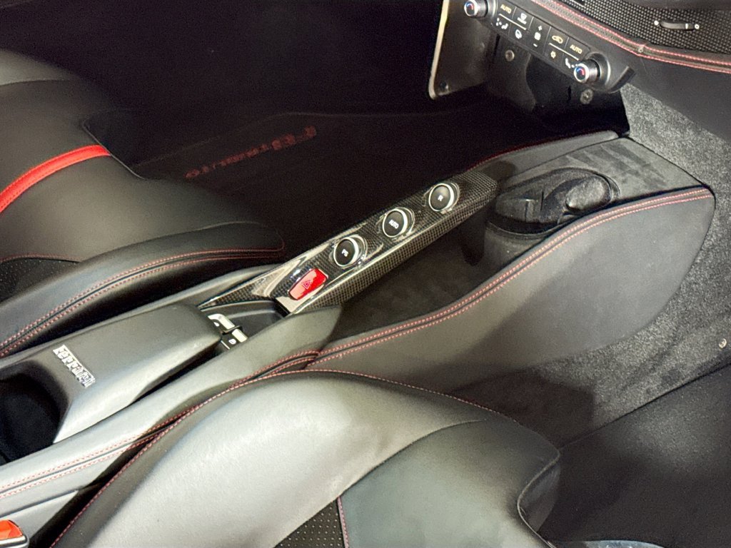 Used 2020 Ferrari F8 Tributo RWD image 20