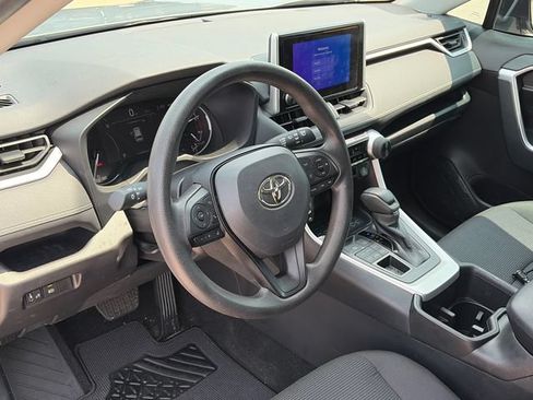 Used 2025 Toyota RAV4 LE AWD/4WD image 15