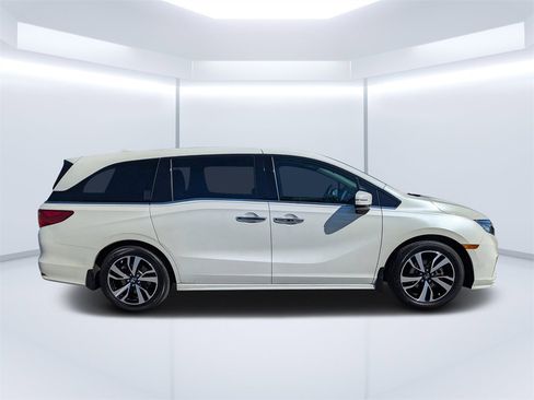Used 2018 Honda Odyssey Elite image 2