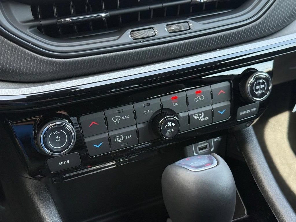 New 2026 Jeep Compass Trailhawk w/ Sun, Sound & Navigation Group AWD/4WD image 18