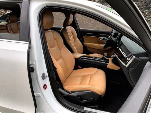 Used 2018 Volvo S90 T5 Momentum w/ Protection Package Premier image 7