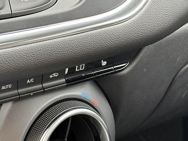 Used 2022 Chevrolet Blazer LT FWD image 27