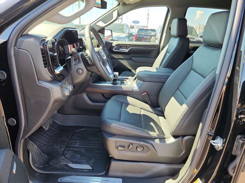 New 2026 GMC Sierra 1500 SLT image 12