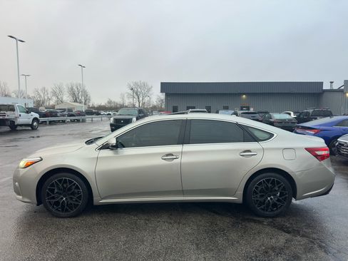 Used 2018 Toyota Avalon Touring image 5