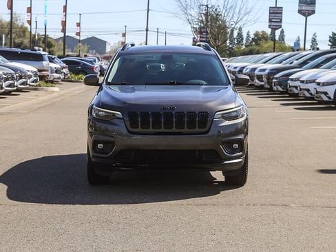 Used 2019 Jeep Cherokee Latitude Plus image 7