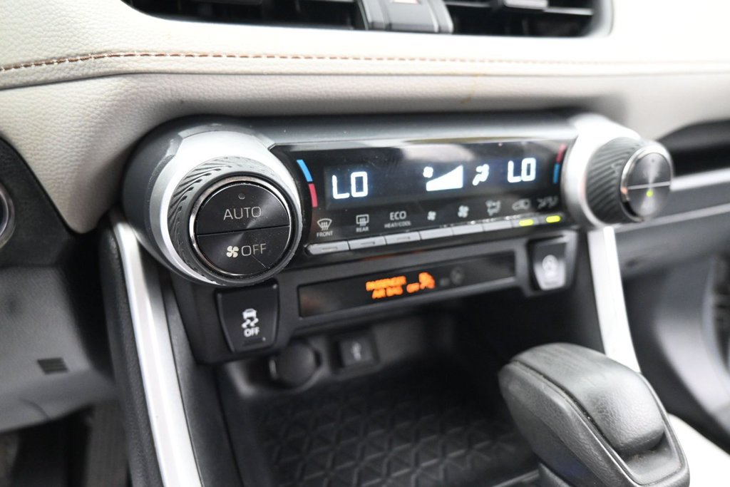 Used 2021 Toyota RAV4 XLE AWD/4WD image 25