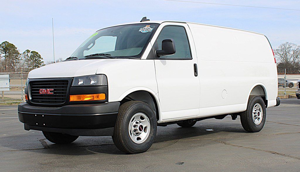 Used 2025 GMC Savana 2500 w/ Driver Convenience Package RWD image 2