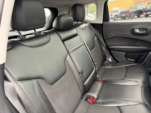 Used 2018 Jeep Compass Latitude w/ Popular Equipment Group AWD/4WD image 13