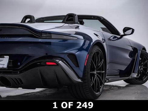 Used 2023 Aston Martin V12 Vantage Roadster image 11