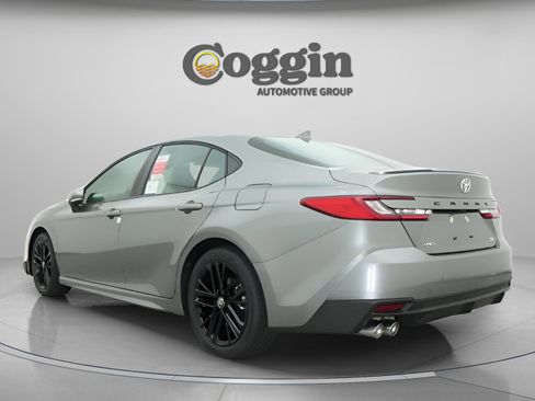 New 2026 Toyota Camry SE FWD image 10