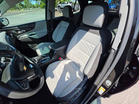 Used 2020 Chevrolet Equinox LS w/ LS Convenience Package FWD image 9