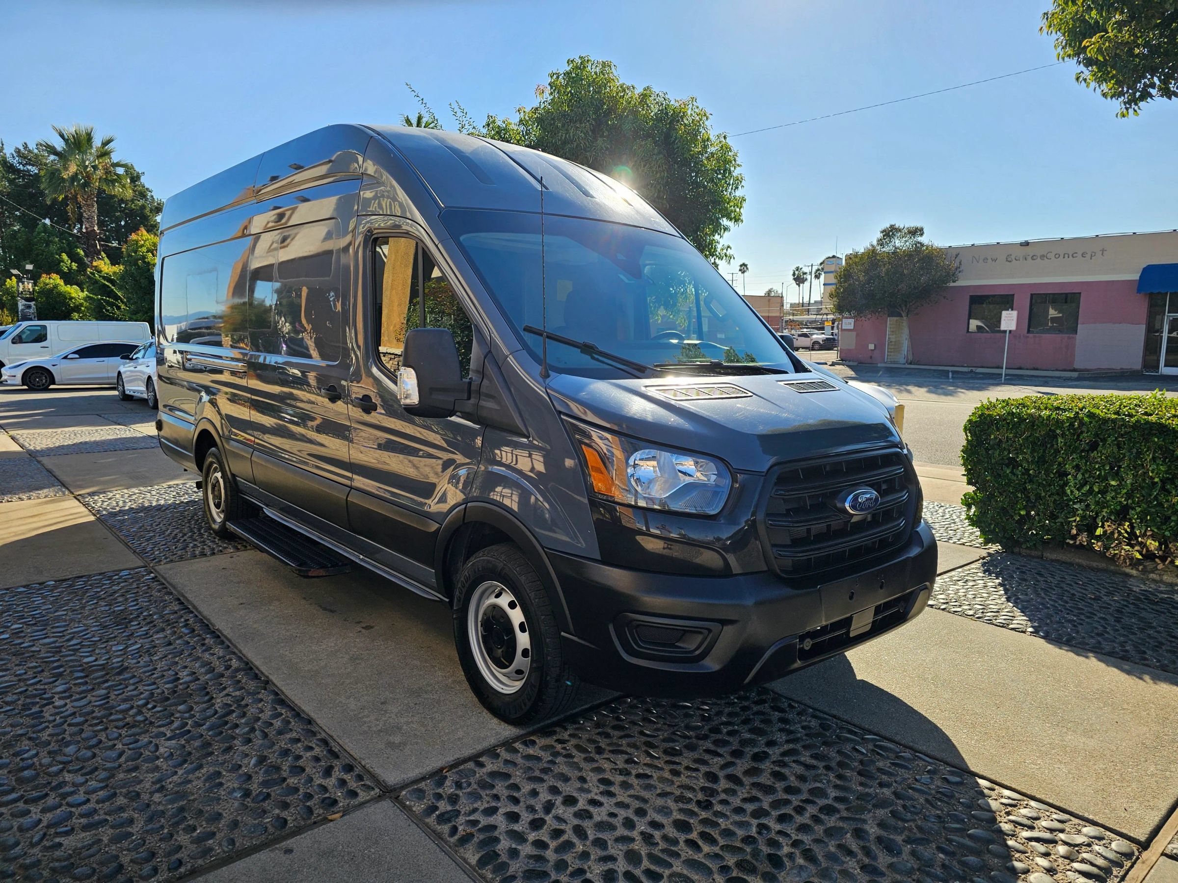 Used 2020 Ford Transit 250 148 High Roof Extended RWD image 3