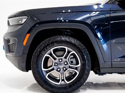 Used 2024 Jeep Grand Cherokee Trailhawk AWD/4WD image 31