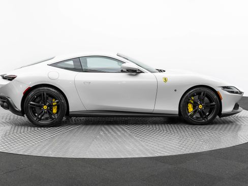 Certified 2022 Ferrari Roma image 9