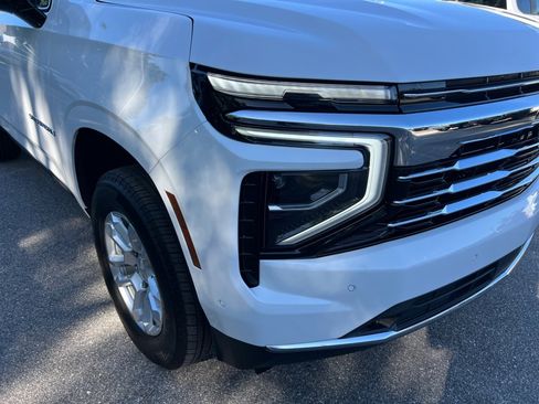 Used 2025 Chevrolet Suburban LT w/ Comfort Package RWD image 24