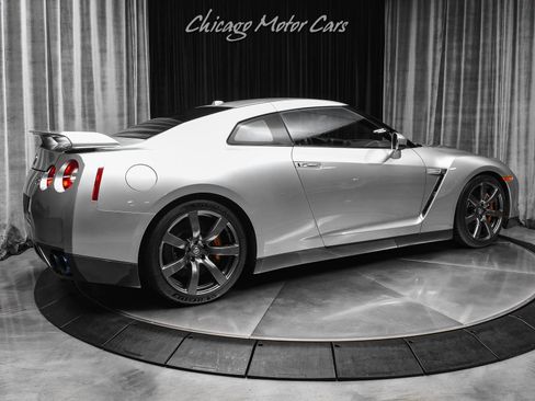 Used 2009 Nissan GT-R Premium AWD/4WD image 5