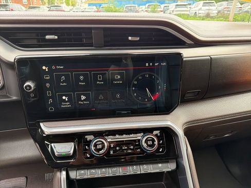 Used 2023 GMC Sierra 1500 Denali w/ Technology Package AWD/4WD image 23