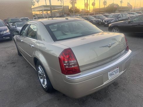 Used 2006 Chrysler 300 C w/ Sound Group II RWD image 4