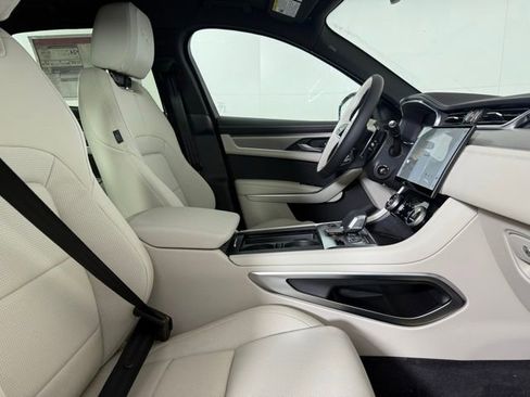 Used 2025 Jaguar F-PACE R-Dynamic S image 36