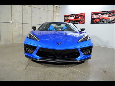 Used 2024 Chevrolet Corvette Stingray Premium Conv w/ Z51 Performance Package RWD image 3