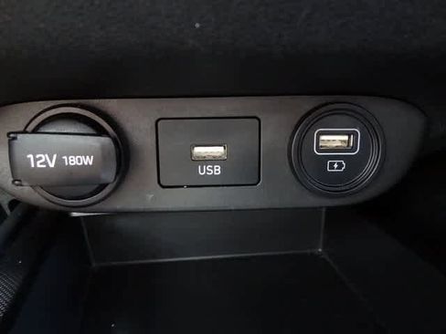 Used 2023 Hyundai Elantra SEL image 28