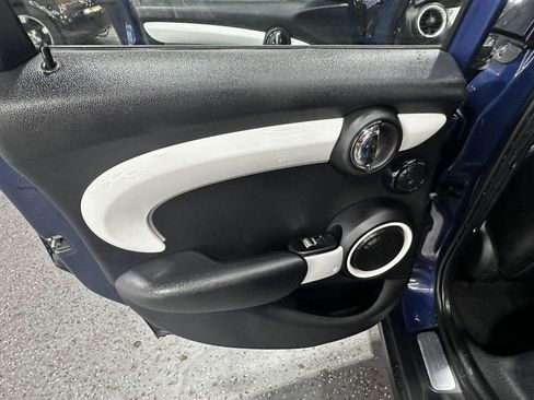 Used 2015 MINI Cooper 4-Door Hardtop FWD image 27