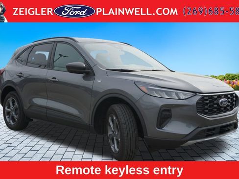 Used 2025 Ford Escape ST-Line w/ Tech Pack #1 AWD/4WD image 7