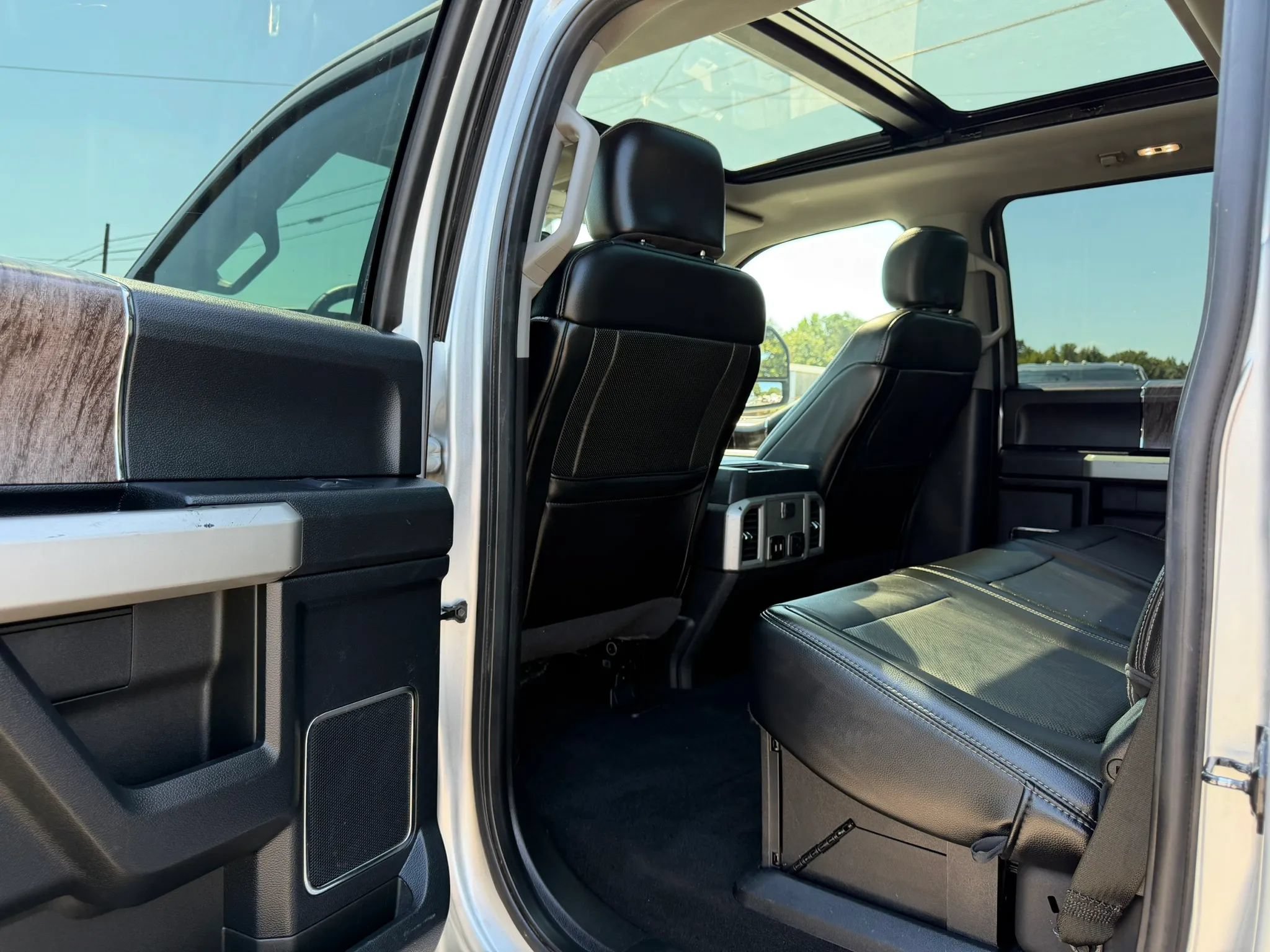 Used 2019 Ford F250 Lariat w/ Lariat Ultimate Package AWD/4WD image 21