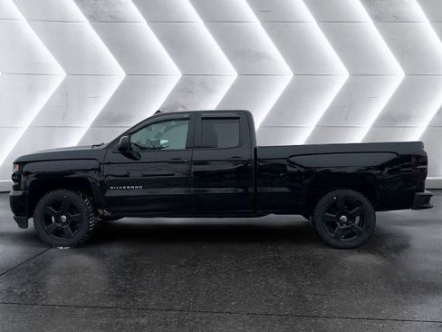 Used 2018 Chevrolet Silverado 1500 Custom w/ Custom Value Package image 3