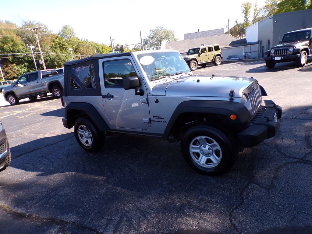 Used 2013 Jeep Wrangler Sport AWD/4WD image 4