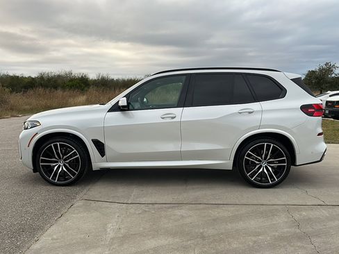 Certified 2025 BMW X5 xDrive40i w/ M Sport Package image 5